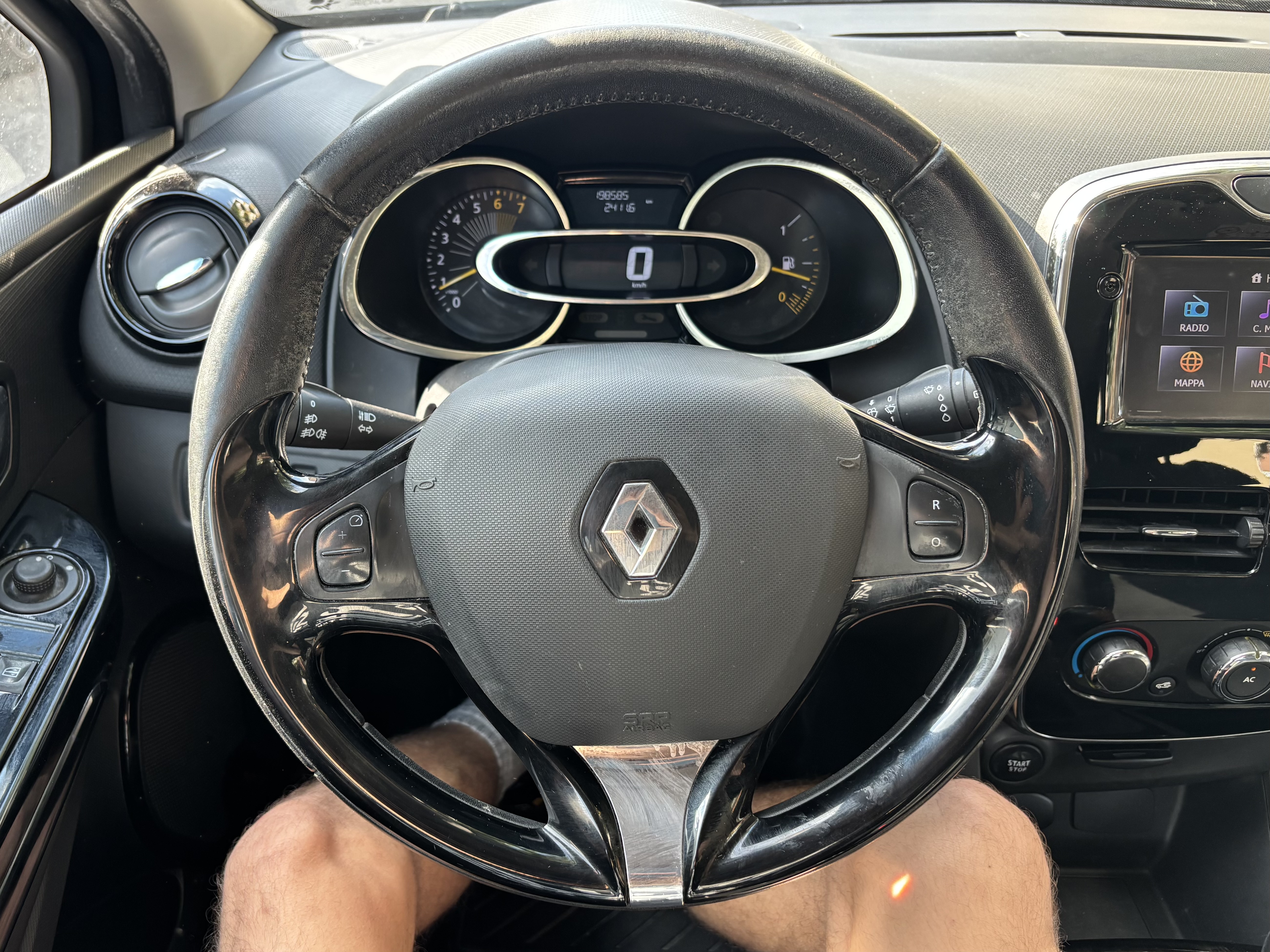 Renault Clio 1.2 — foto 8
